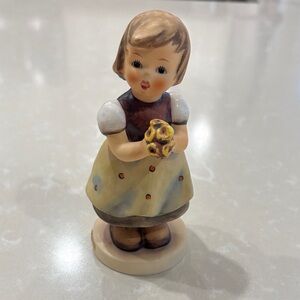 🌟GOEBEL (W Germany)Figurine with Brown and Cream Accents